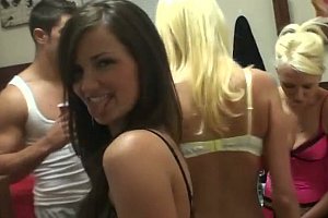 中国少妇的videos