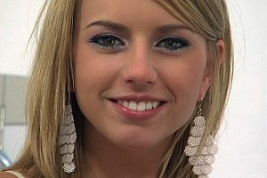 男男润滑扩张疼哭求饶视频